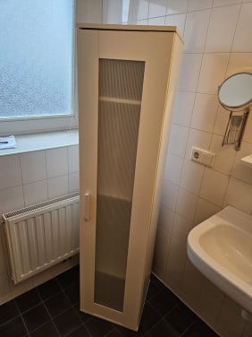 Hoge badkamerkast