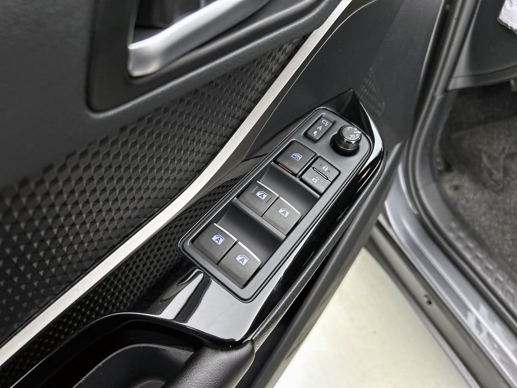 Toyota C-hr 1.8 hybrid style | trekhaak |