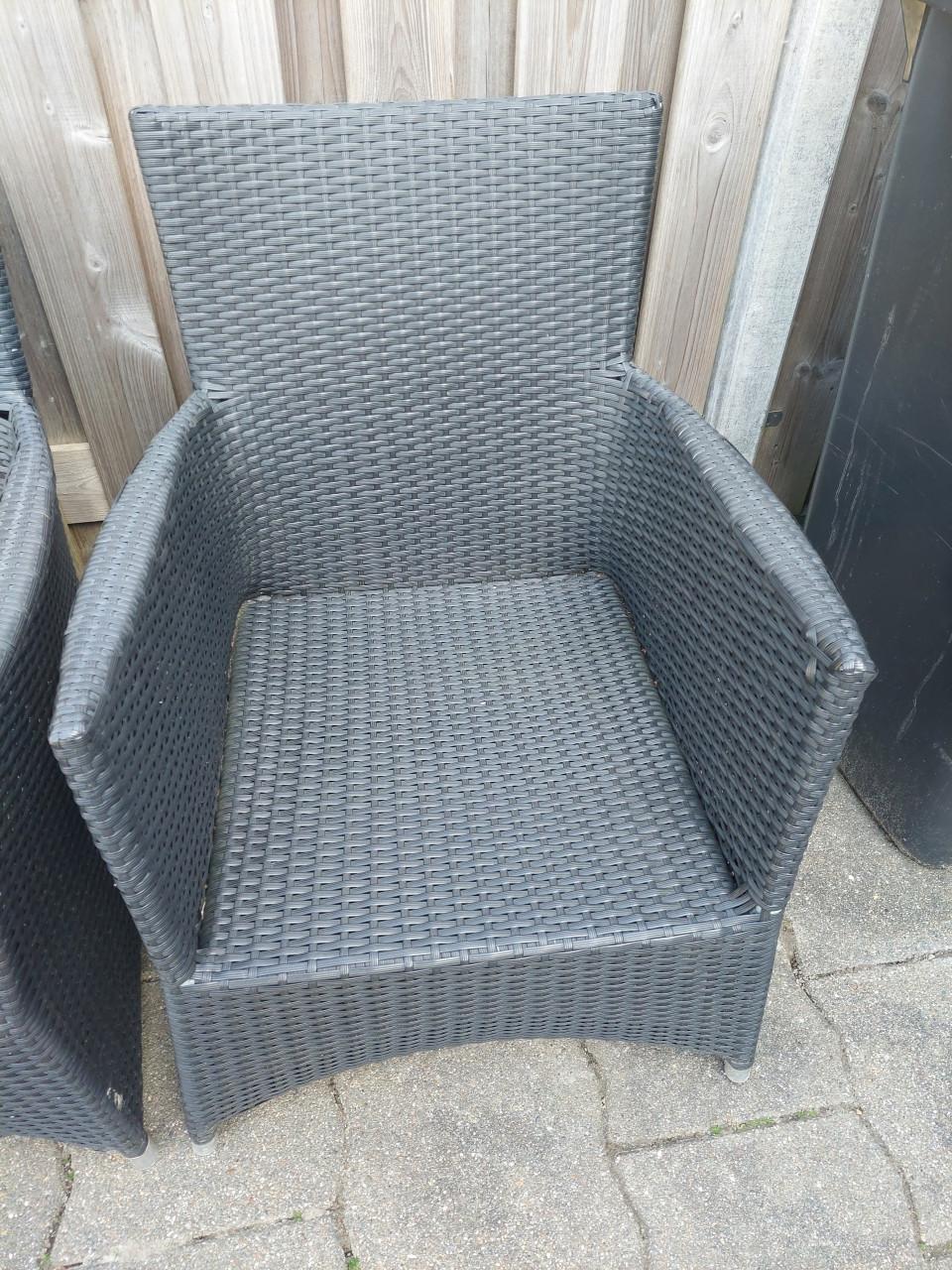 2 tuinstoelen in prima staat