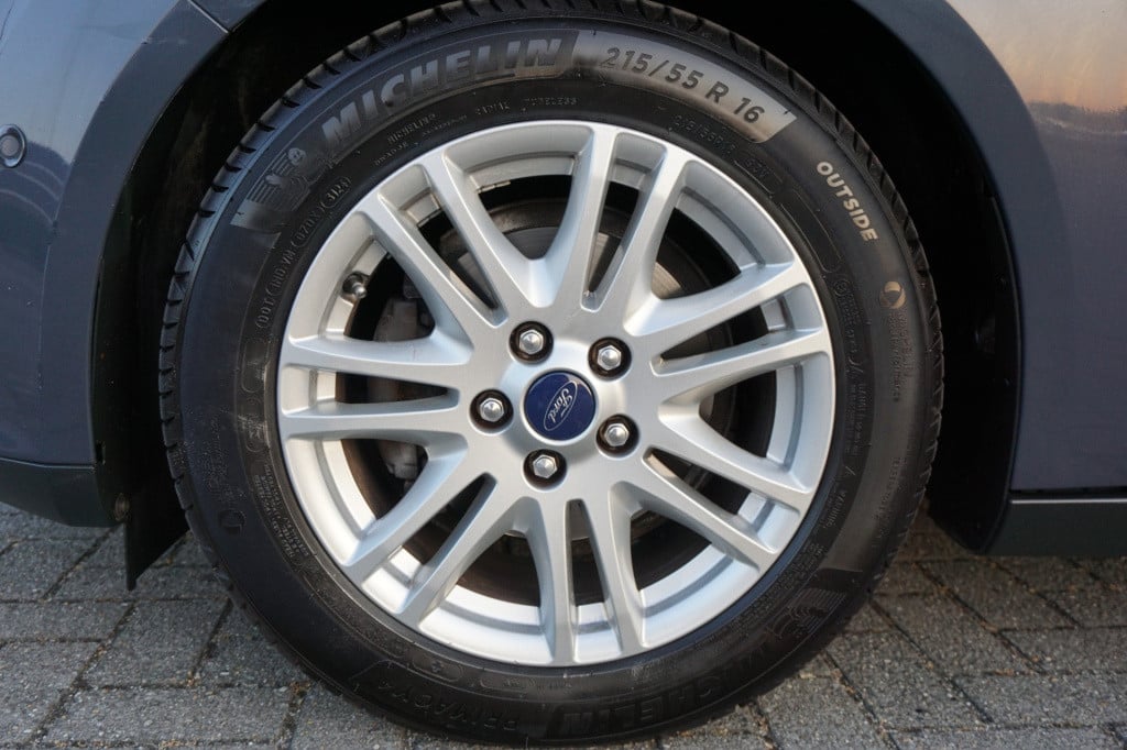 Ford Focus wagon 1.0 ecoboost edition plus climate / navi / cruise / elektr