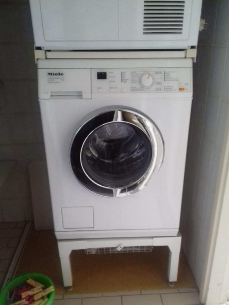 Wasmachine Miele W3203 SoftCare System. Goed werkend.