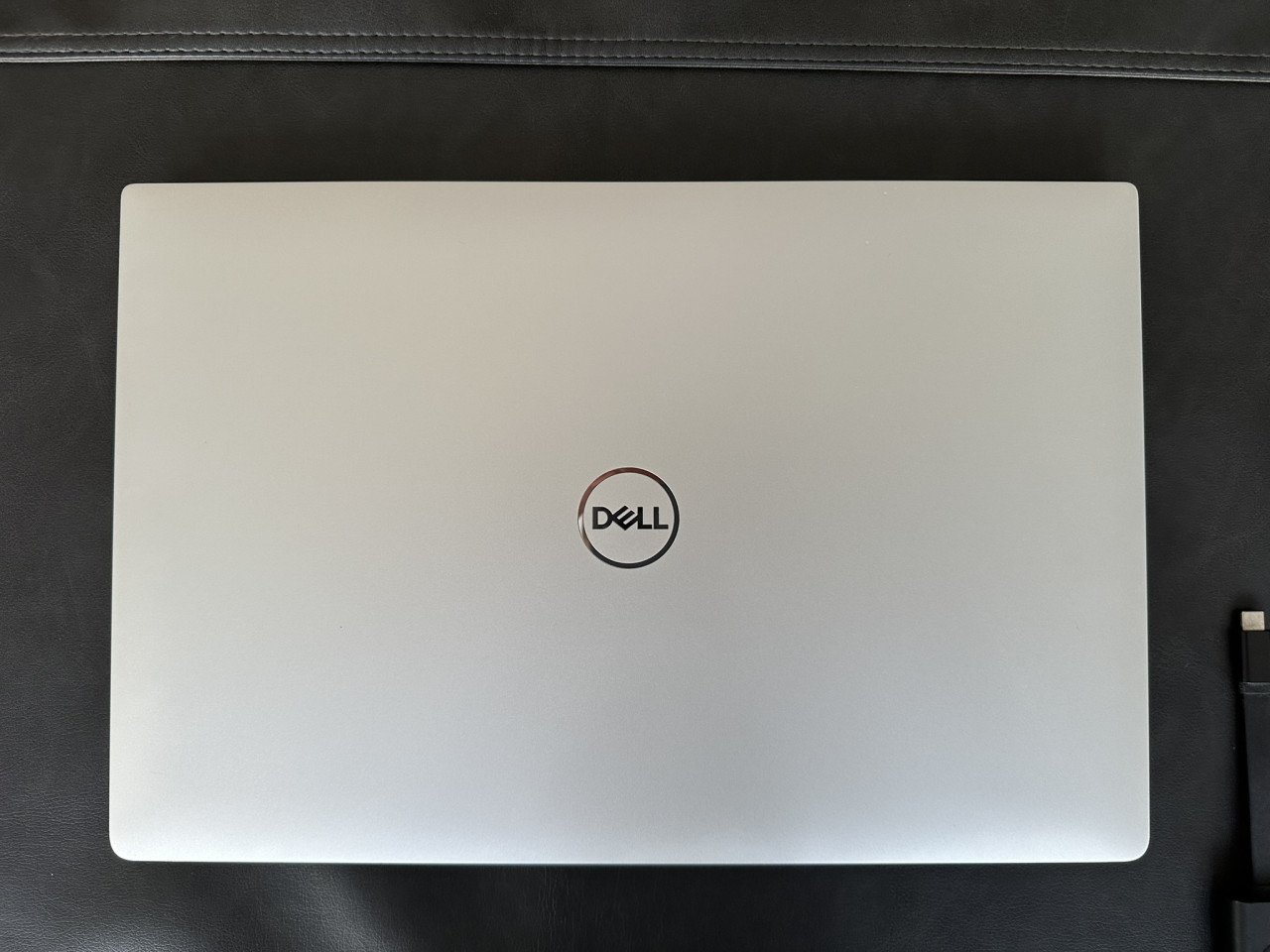 Dell XPS 15 9570 met originele aktetas en accessoires