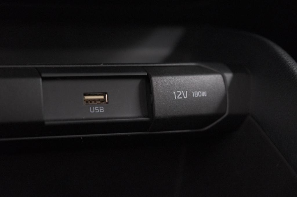 Kia Stonic 1.0 t-gdi mhev dynamicline | camera | apple carplay | parkeersen