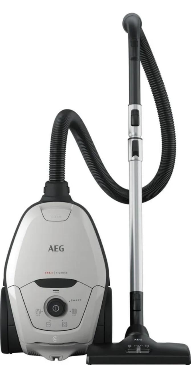 Als nieuw en kort gebruikte AEG stofzuiger winkelprijs €178,-