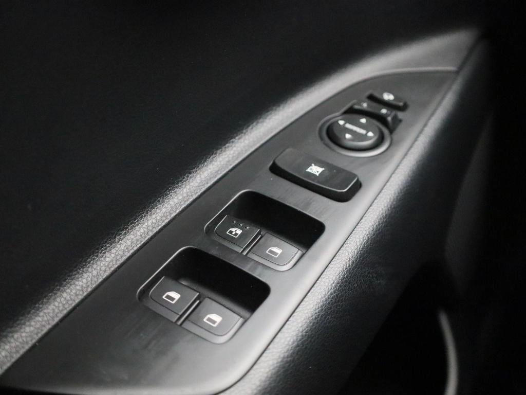 Kia Stonic 1.0 t-gdi mhev dynamicplusline | lmv | navigatie | parkeer senso