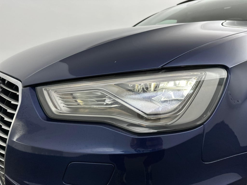 Audi A3 sportback 1.4 e-tron phev s-line pano acc lane