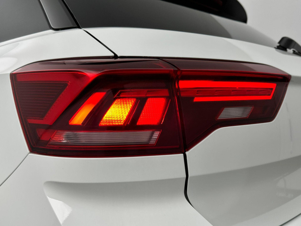 Volkswagen T-roc r-line-edition 1.5 110 kw / 150 pk tsi suv 7 versn