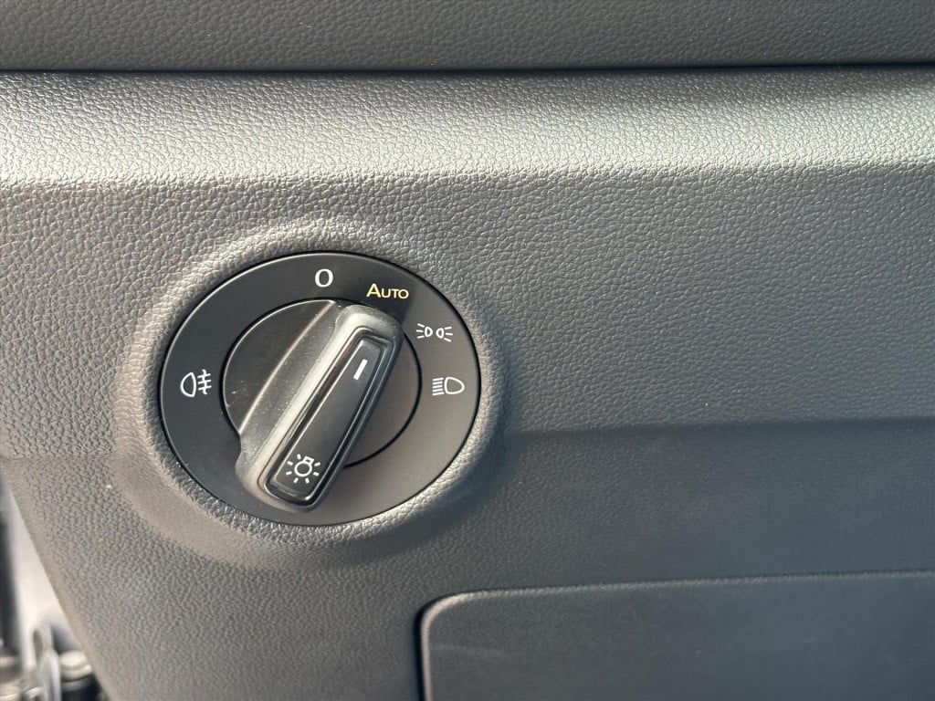 Volkswagen T-roc 1.0 tsi 110pk life| carplay| autom inparkeren|led| rijklaa