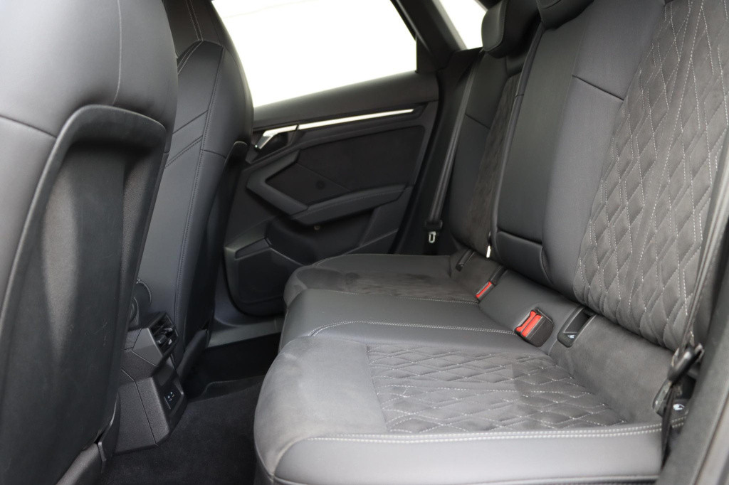 Audi A3 sportback 40 tfsi e s edition 204pk s-tronic