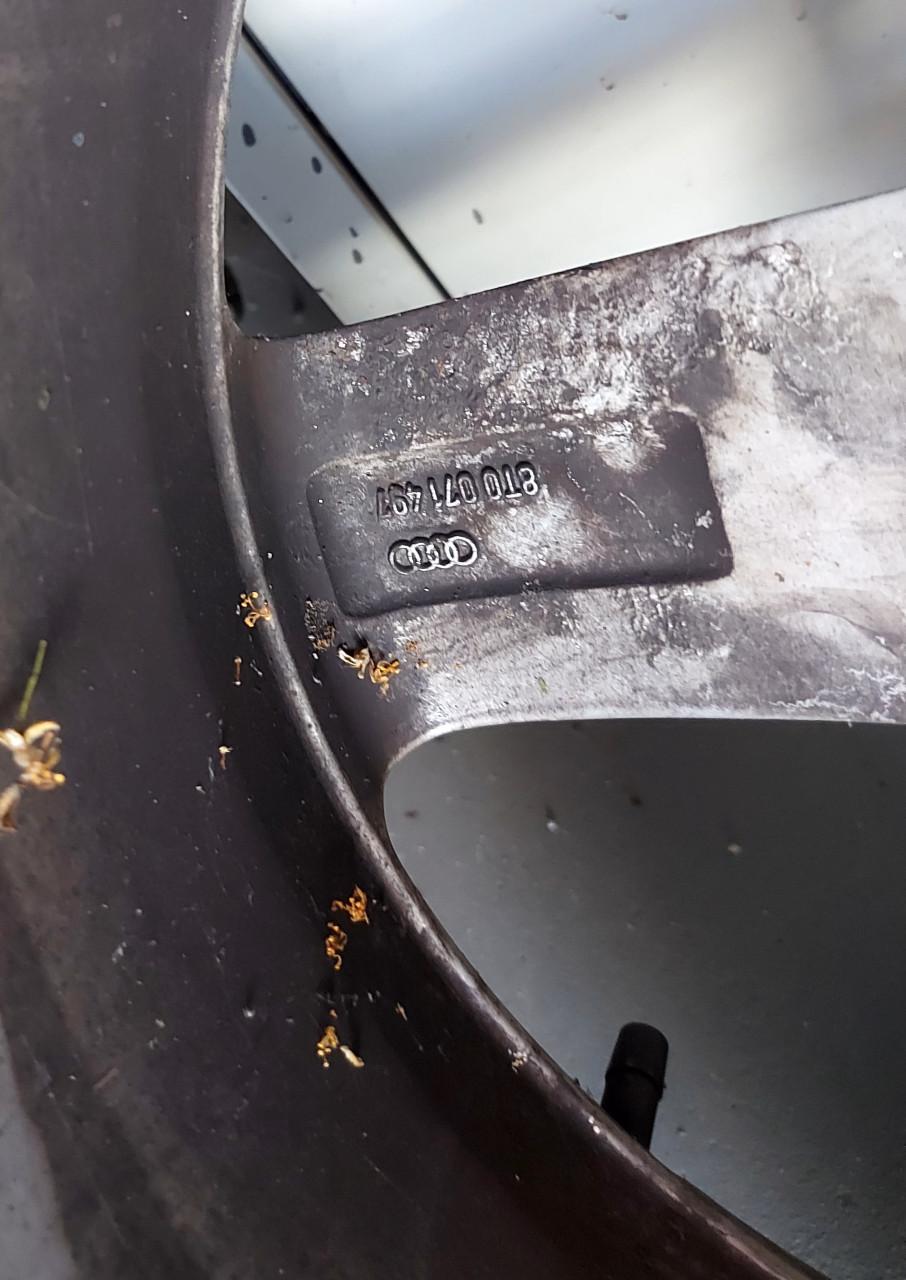 Audi wiel in mooie staat 225-50-17.........7.5 J 17H2 ET 28