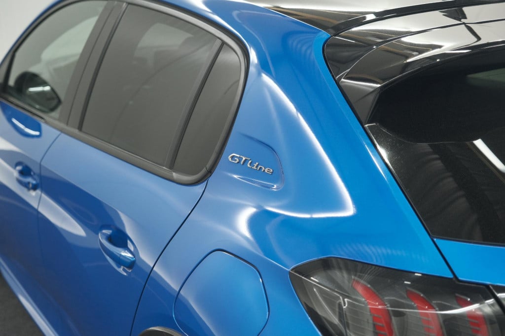 Peugeot 208 puretech 130 gt-line eat8 | camera | panoramadak | adaptieve cr