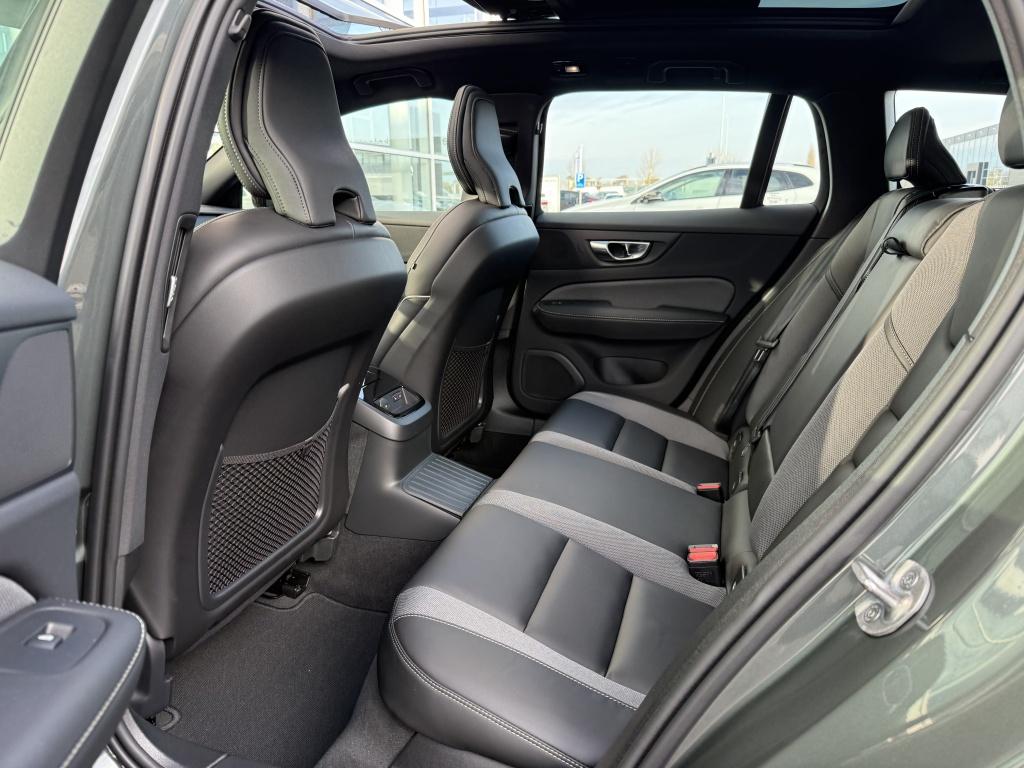 Volvo V60 t6 398pk recharge ultra dark| pano| 360camera| adap.cruise| awd