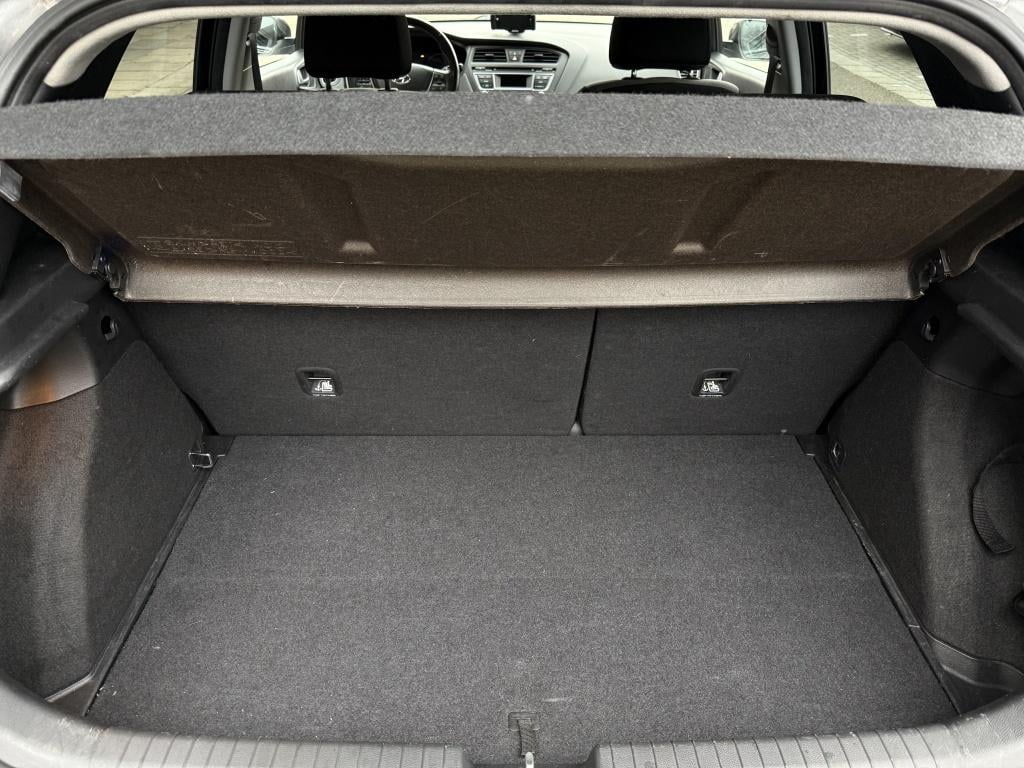 Hyundai I 20 1.2 hp i-motion comfort // black edition //