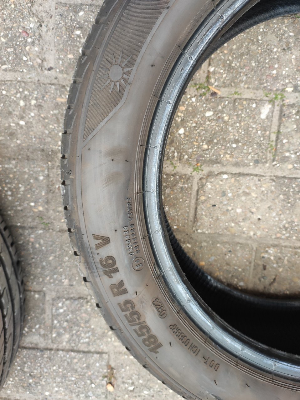 4 Zo goed als nieuwe Tyfoon zomerbanden 185/55 R16 V