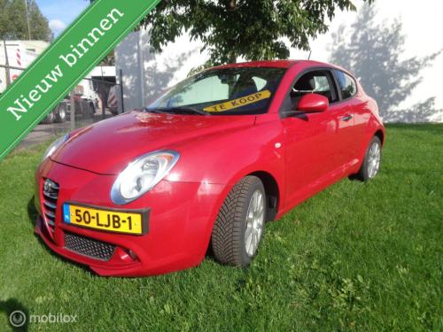 Alfa Romeo MiTo 1.4 t distinctive 136 pk/airco/lm velgen/pdc/dna knop/nieuw
