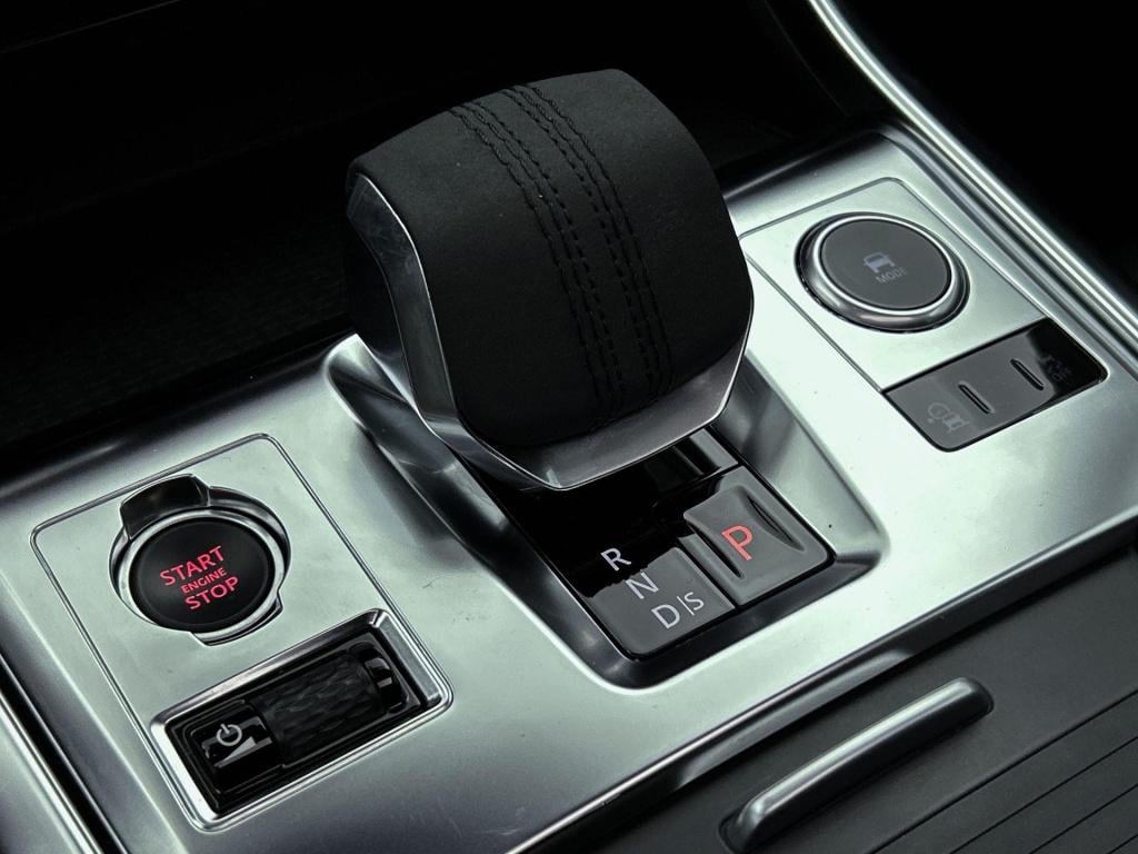 Jaguar XF 2.0 p250 hse | panoramadak | navigatie | apple carplay / android 