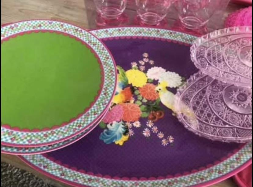 Uitgebreid plastic/melanine servies