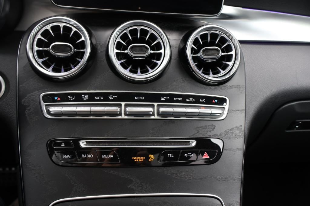 Mercedes-Benz Glc amg 43 4matic 367 pk i luchtvering i airmatic i panoramad