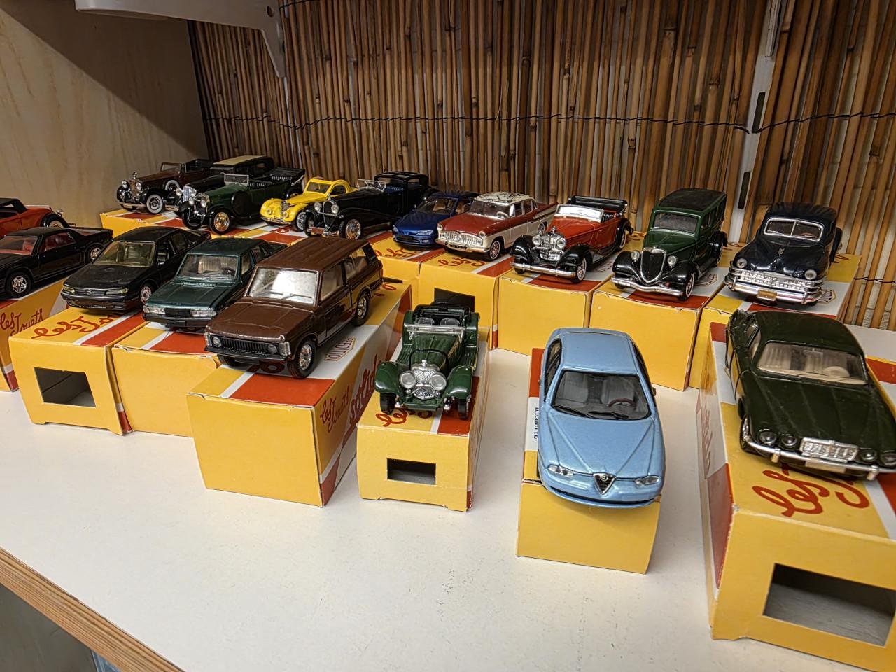 Partij  auto's  solido