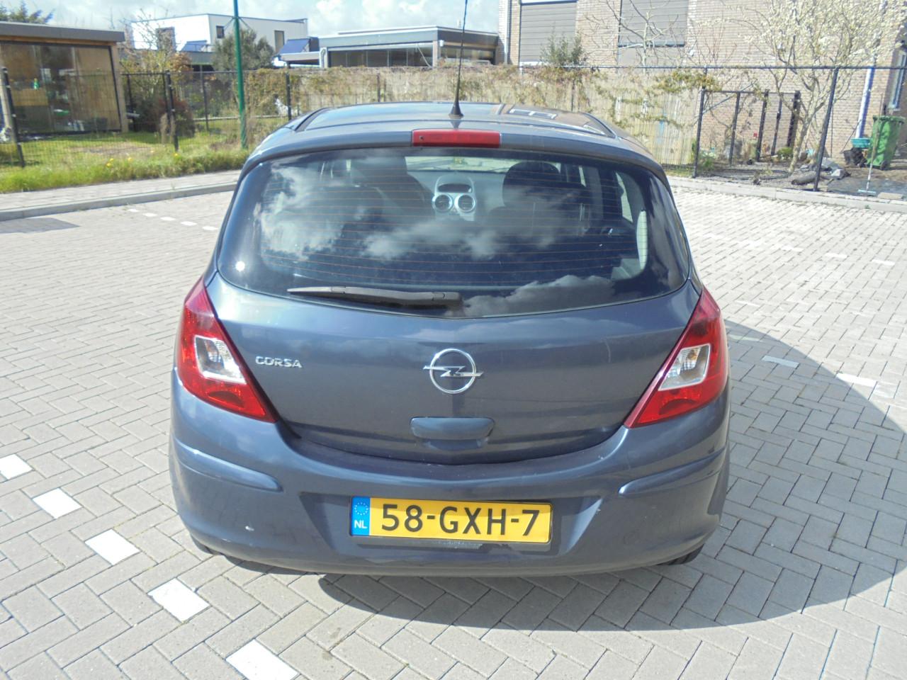 Corsa 1.2-16V bouwjaar 2008 met N.A.P de Apk is tot December 2026 € 895