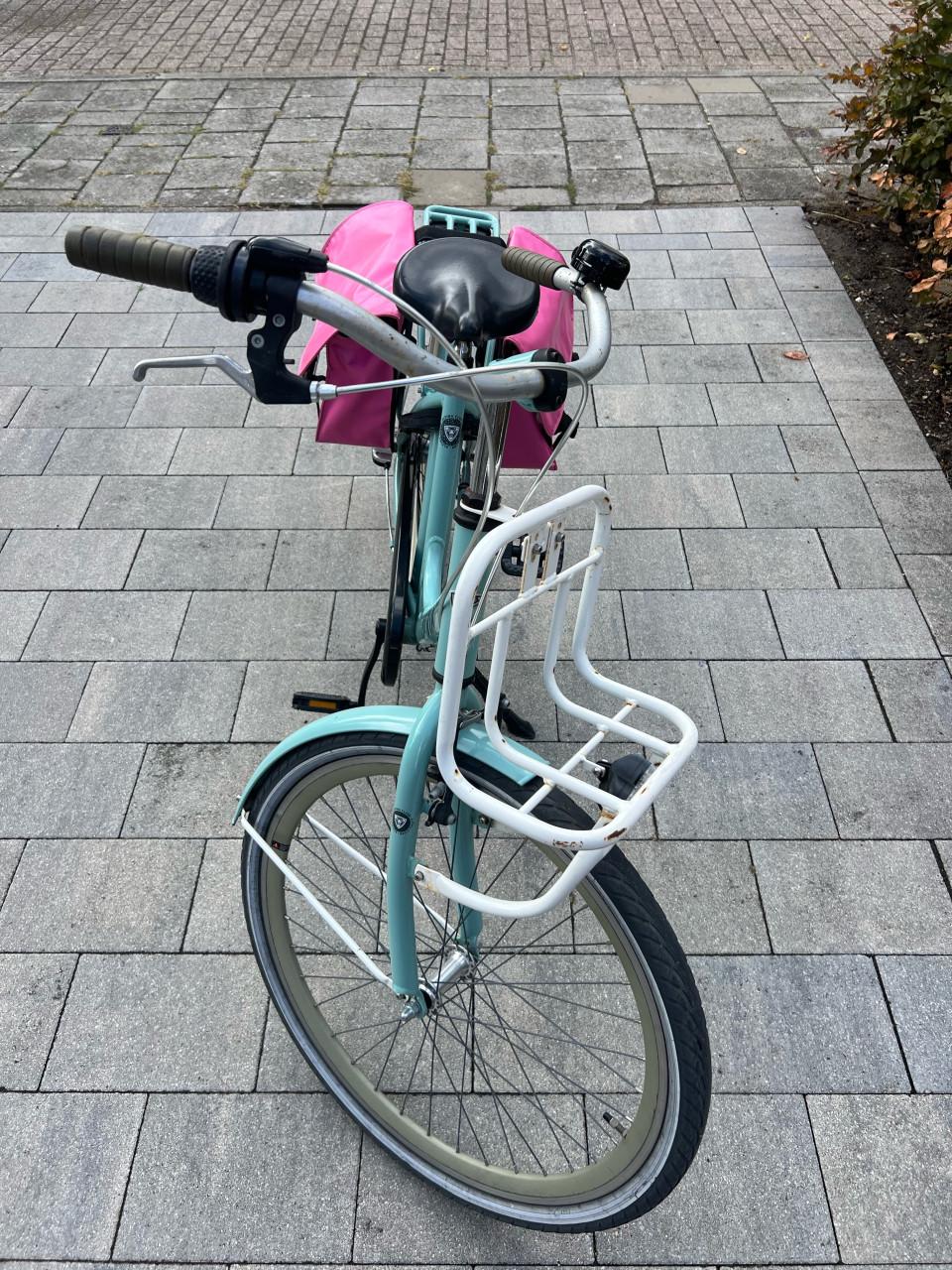 Alpina Kinderfiets 26 inch met voordrager en fietstassen