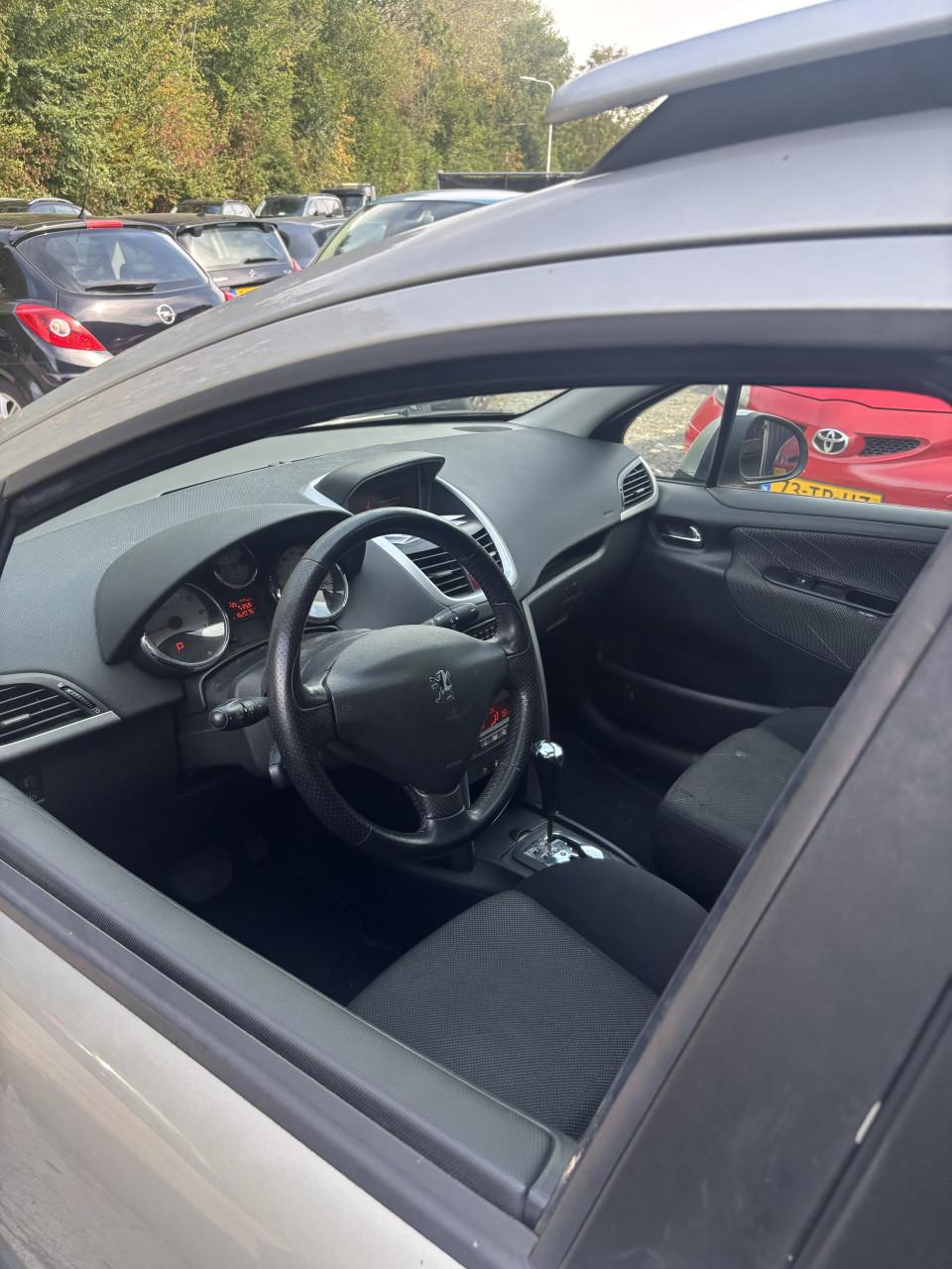 Peugeot 207 automaat