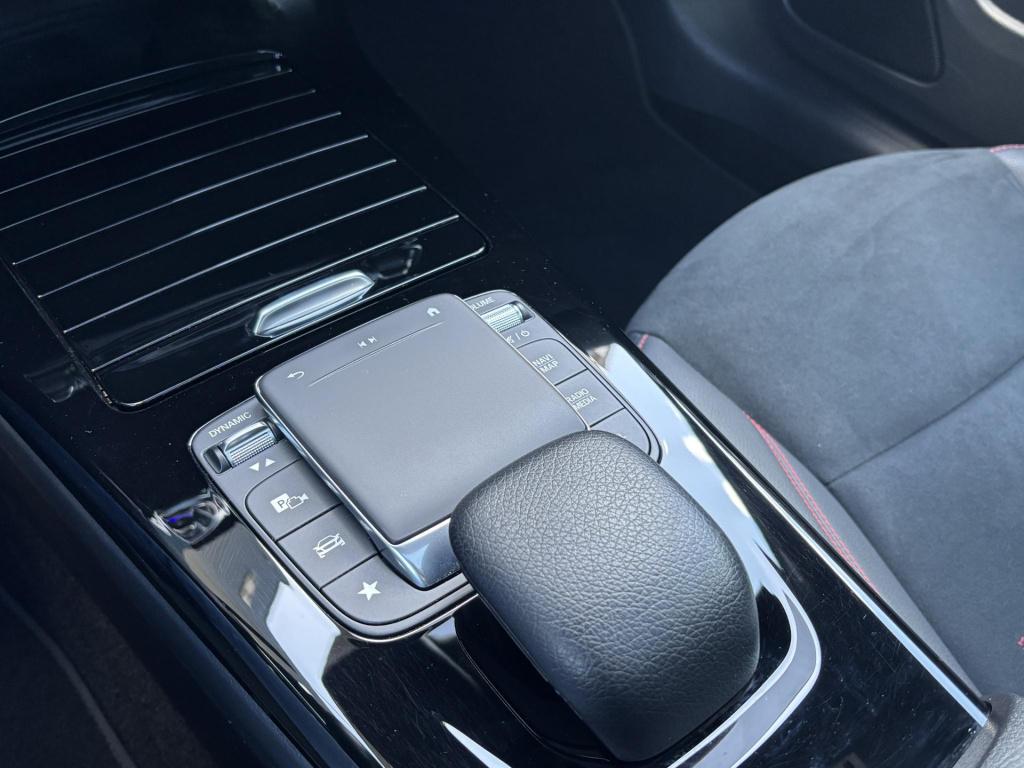 Mercedes-Benz Cla 250 e amg line premium plus pack, panoramadak + nl-auto!