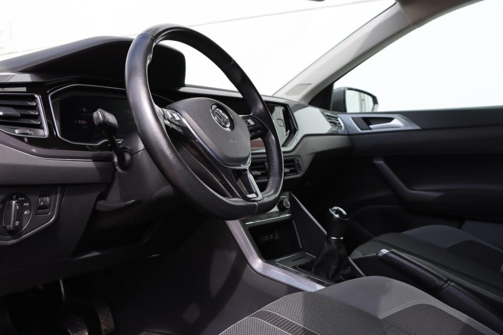 Volkswagen Polo 1.0 tsi highline