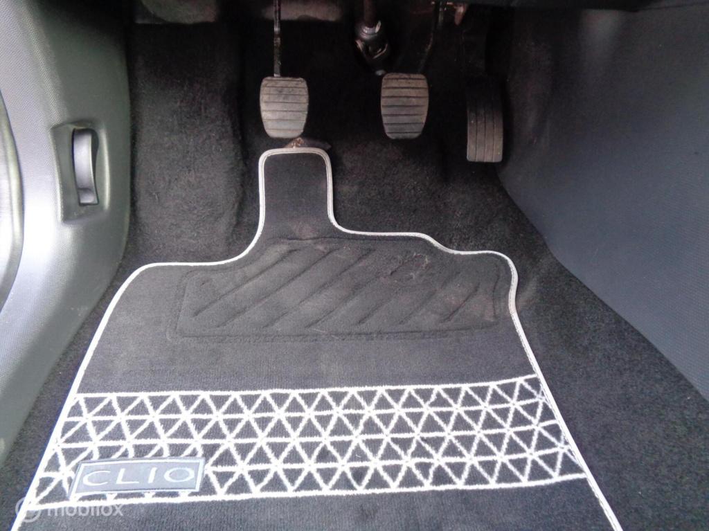 Renault Clio estate 0.9 tce dynamique/navigatie/lm velgen/airco/key less/pd