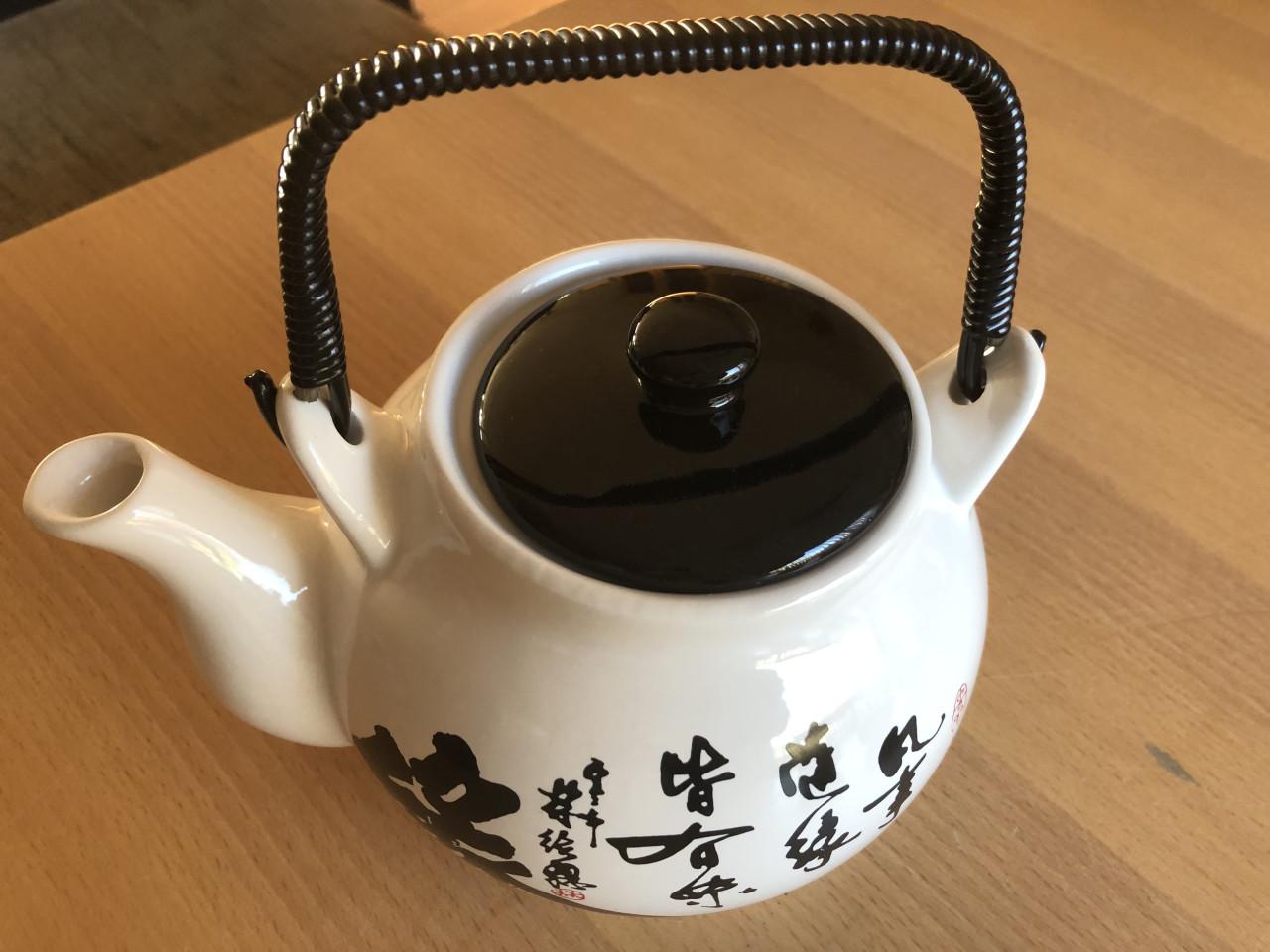 Te koop mooi theesetje.(nieuw).