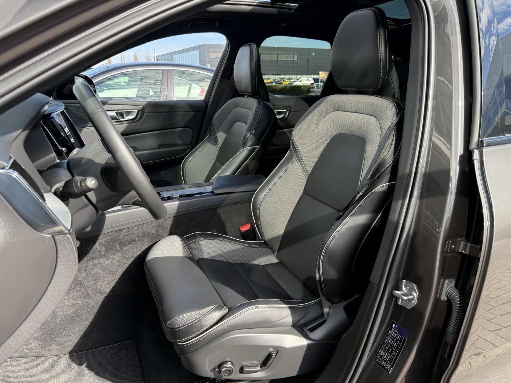 Volvo XC60 t6 398pk recharge dark r-design| panodak| adap.cruise| head-up|