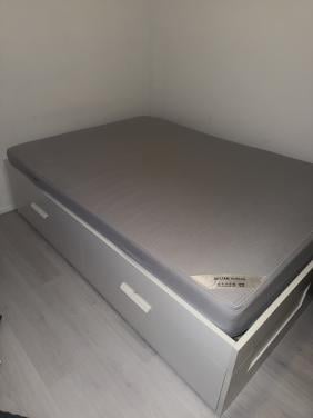 IKEA bed twijfelaar (140x200) met 4 lades.