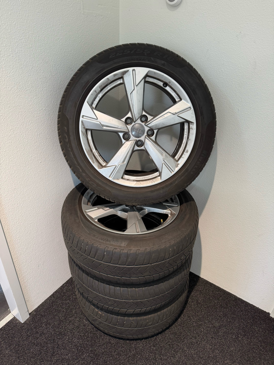 Audi A6 C8 Winterset 18 inch zonder schade!