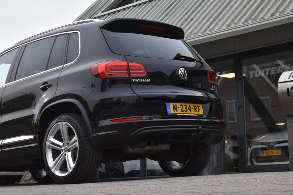Volkswagen Tiguan 1.4 tsi r-line lm | trekhaak | xenon | led | stoelverwarm