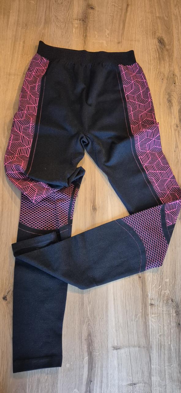 Thermo shirt en broek zwart met roze maat m