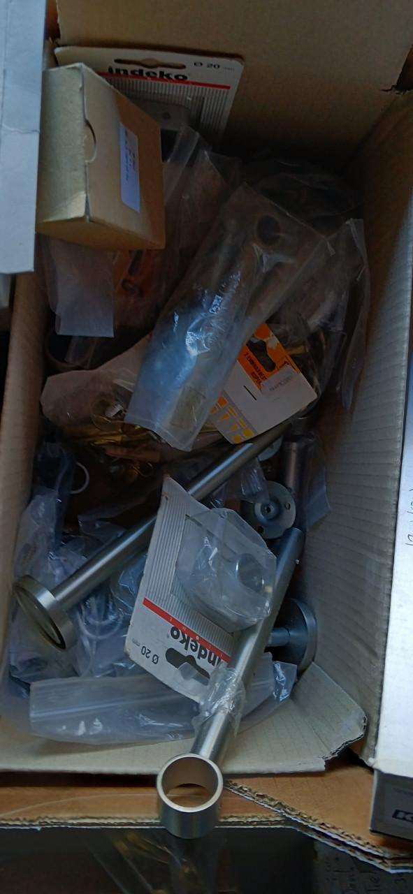 8 dozen gordijn ophangmateriaal en toebehoren