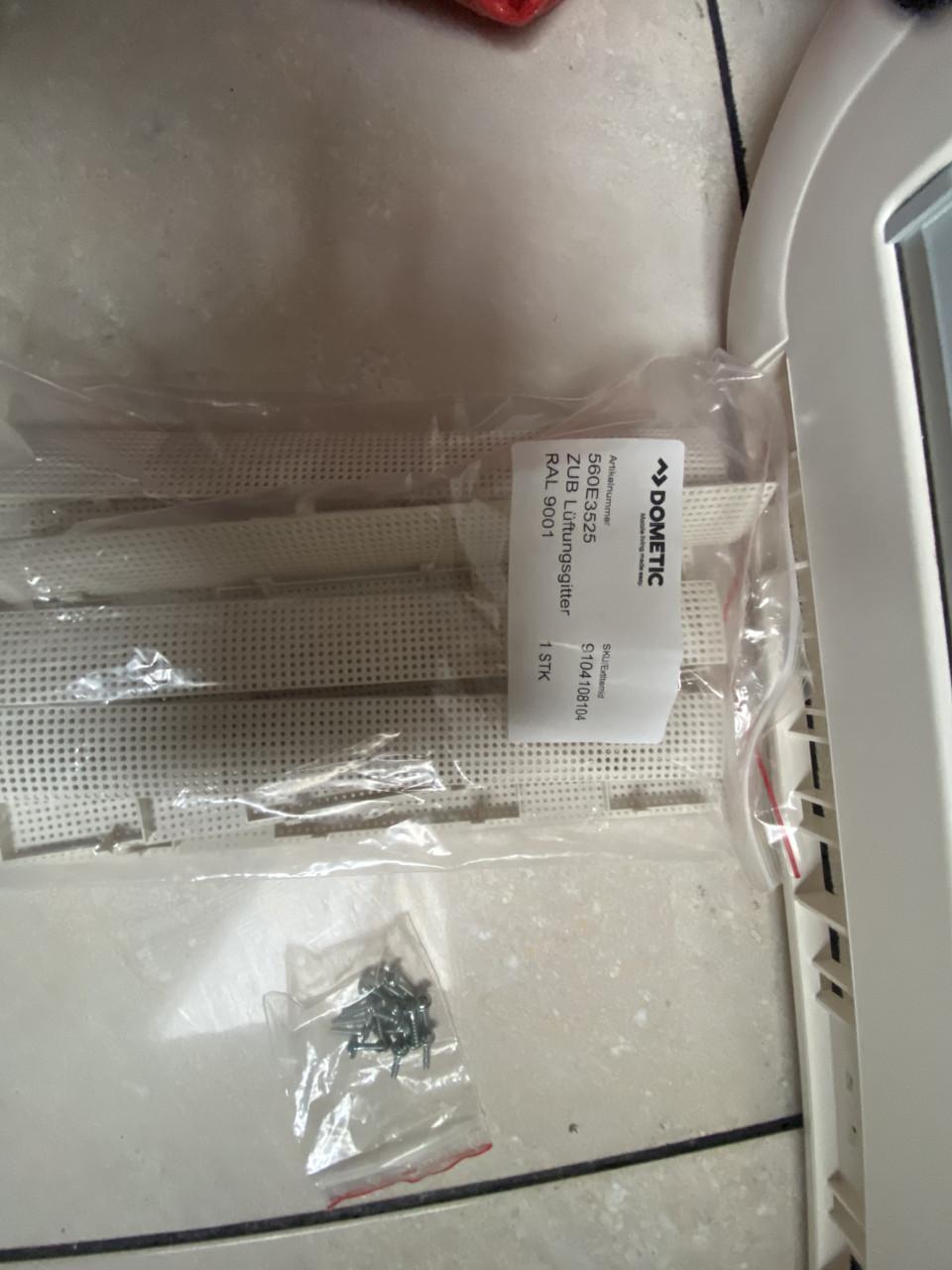 Dometic Onderkader dakluik 90x 60cm