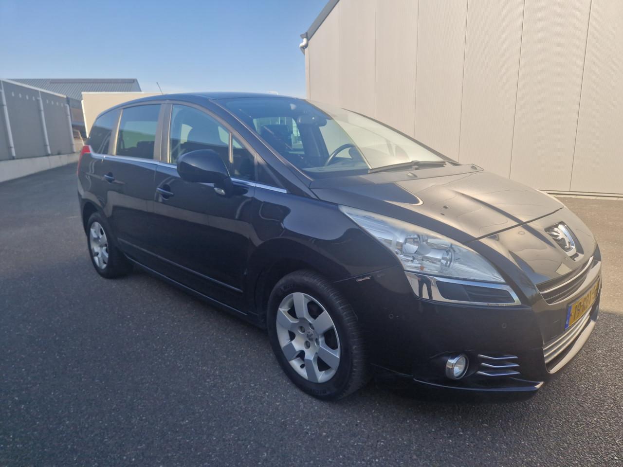 Peugeot 5008 1.6 VTi Blue Lease 5p.