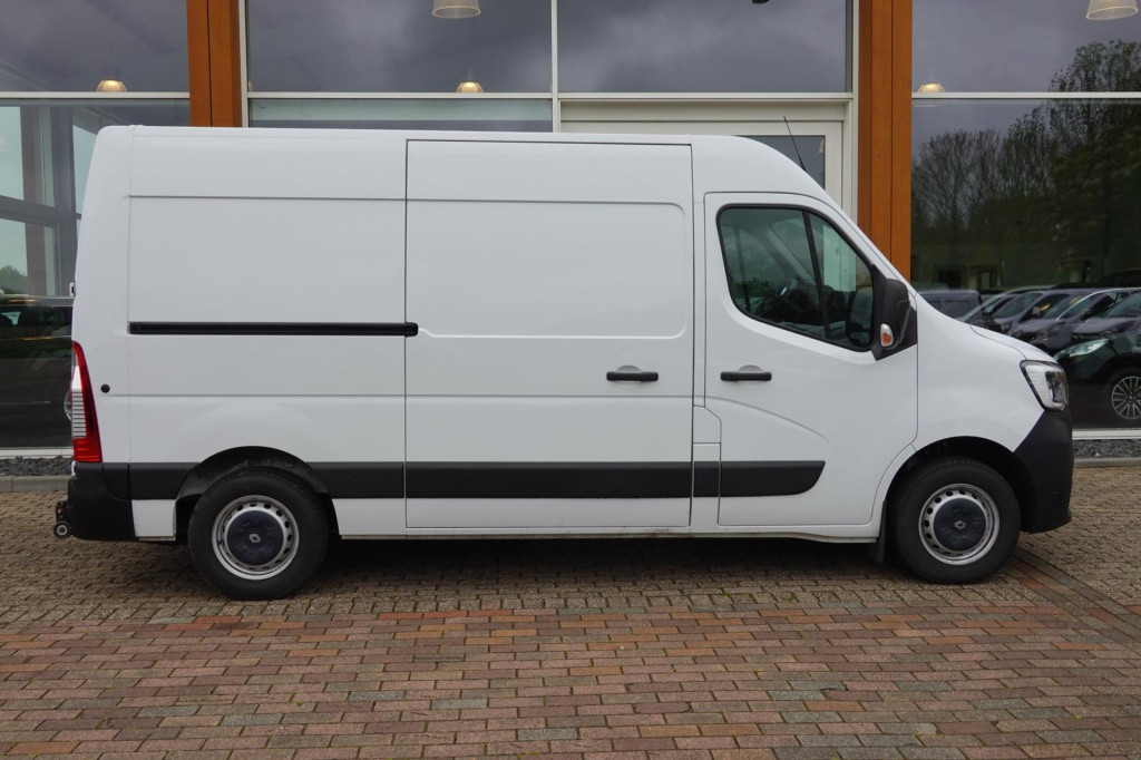 Renault Master t33 2.3 dci 135 l2h2 met laadklep