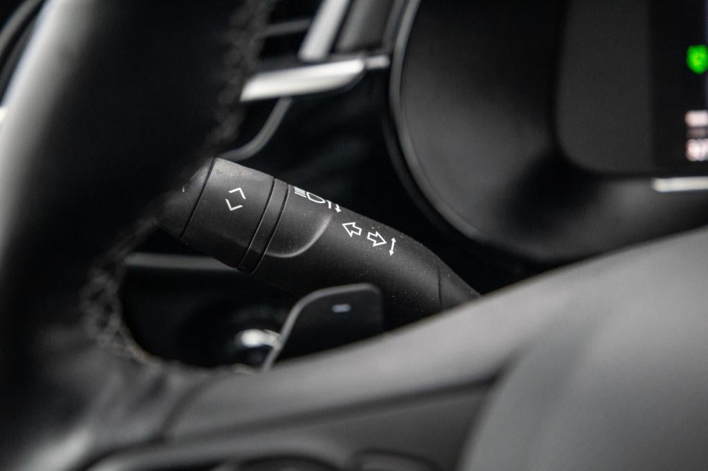 Opel Corsa 1.2 turbo automaat / carplay / camera / dealer auto