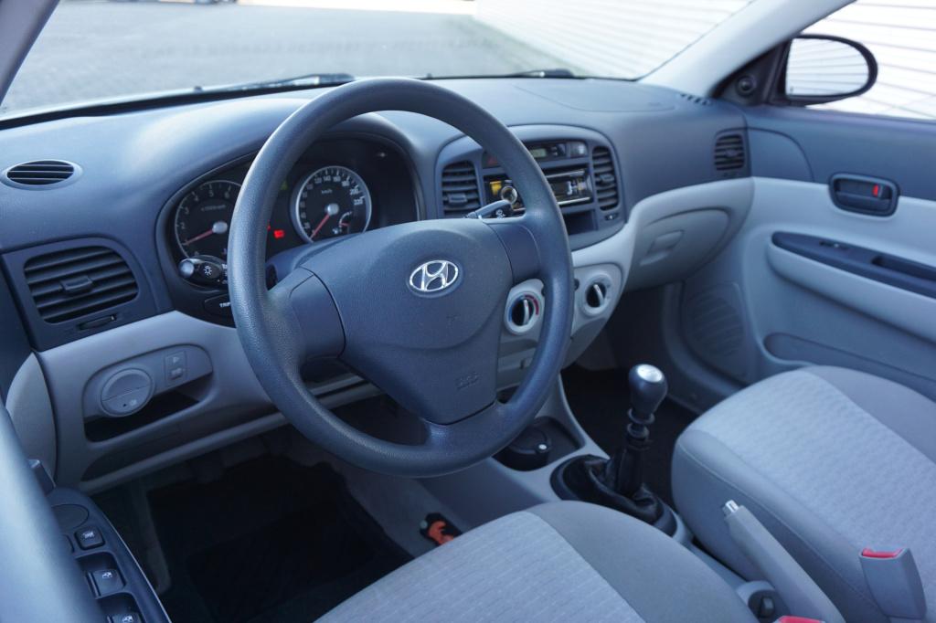 Hyundai Accent 1.6i dynamic airco / elektr. ramen / trekhaak / nap