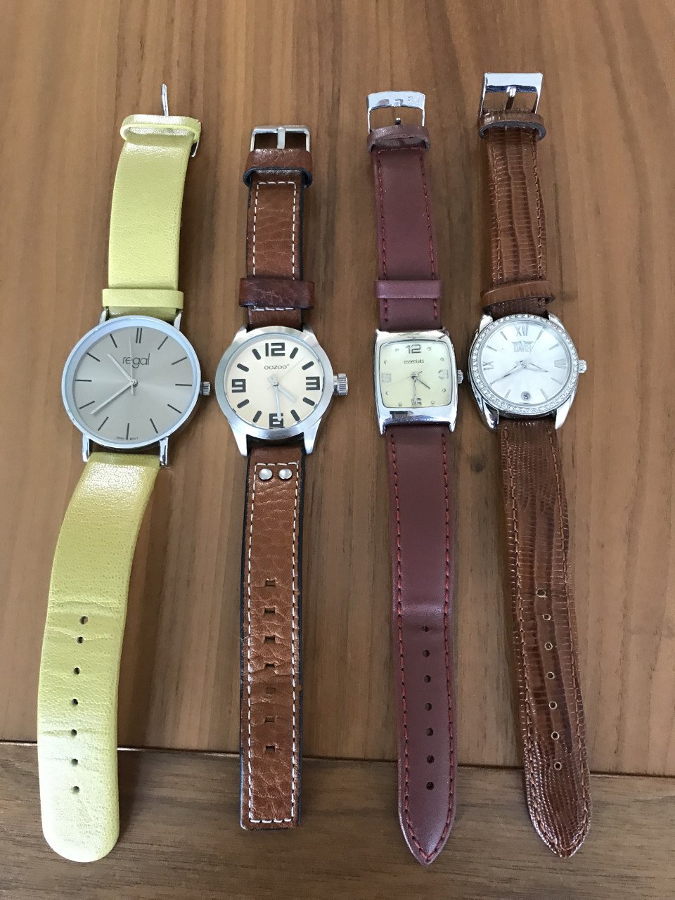 9 dames horloges