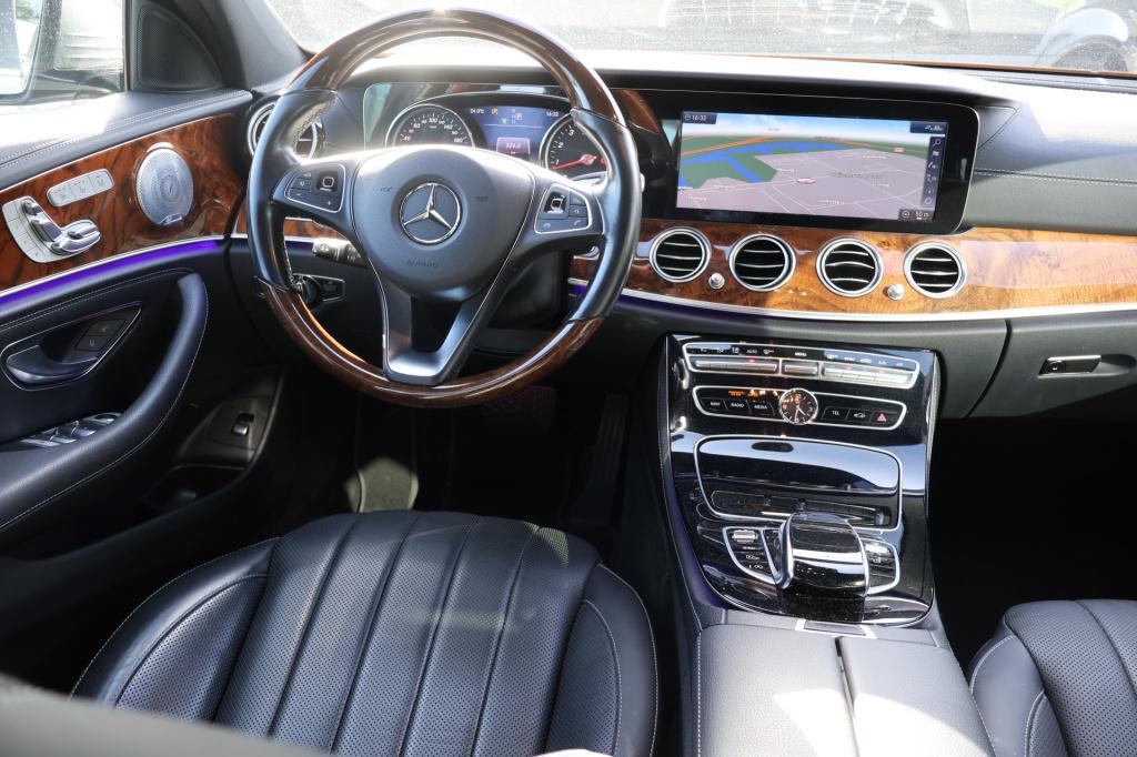 Mercedes-Benz E-Klasse 200 exclusive l airmatic luchtvering l panoramadak l