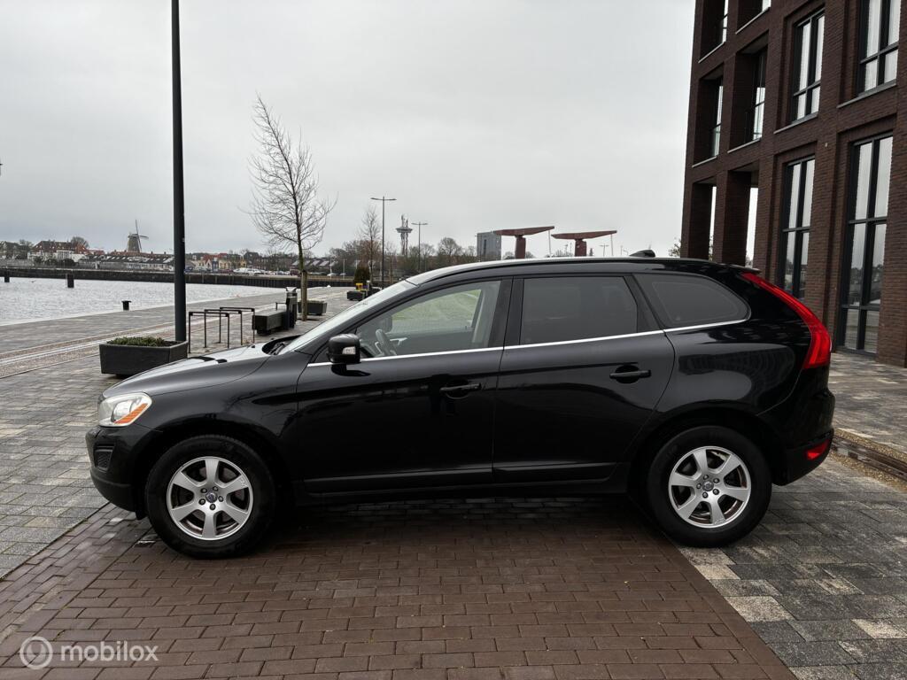 Volvo XC60 2.0 D3 R-Design Cruise Navi Automaat km270.481 Nap BJ2011