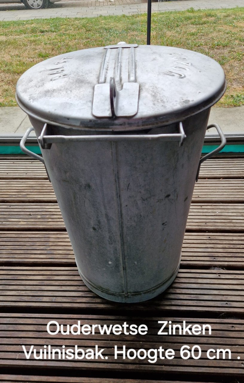 Ouderwetse afval emmer