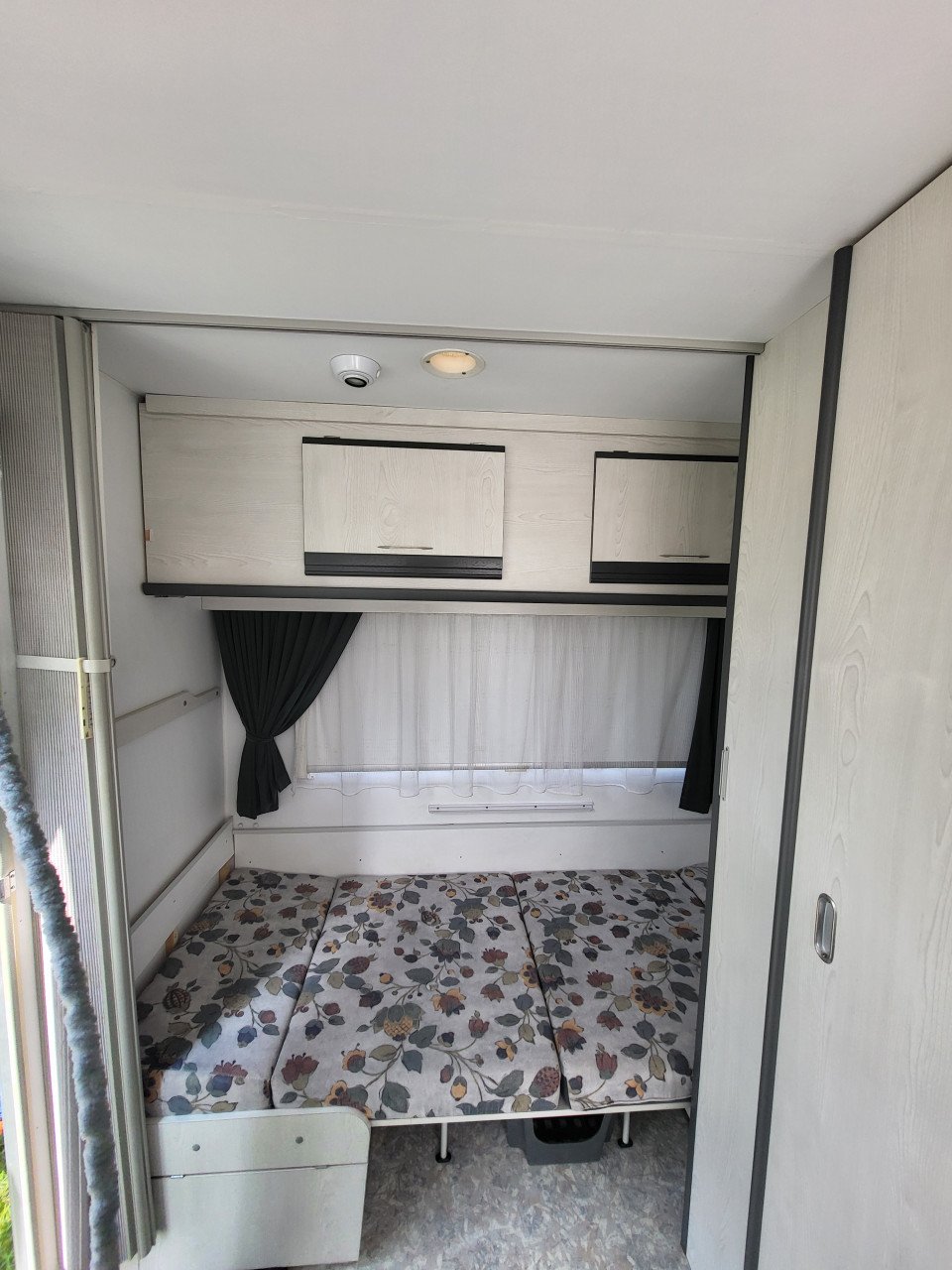 Chateau Chiara caravan 384C 1998