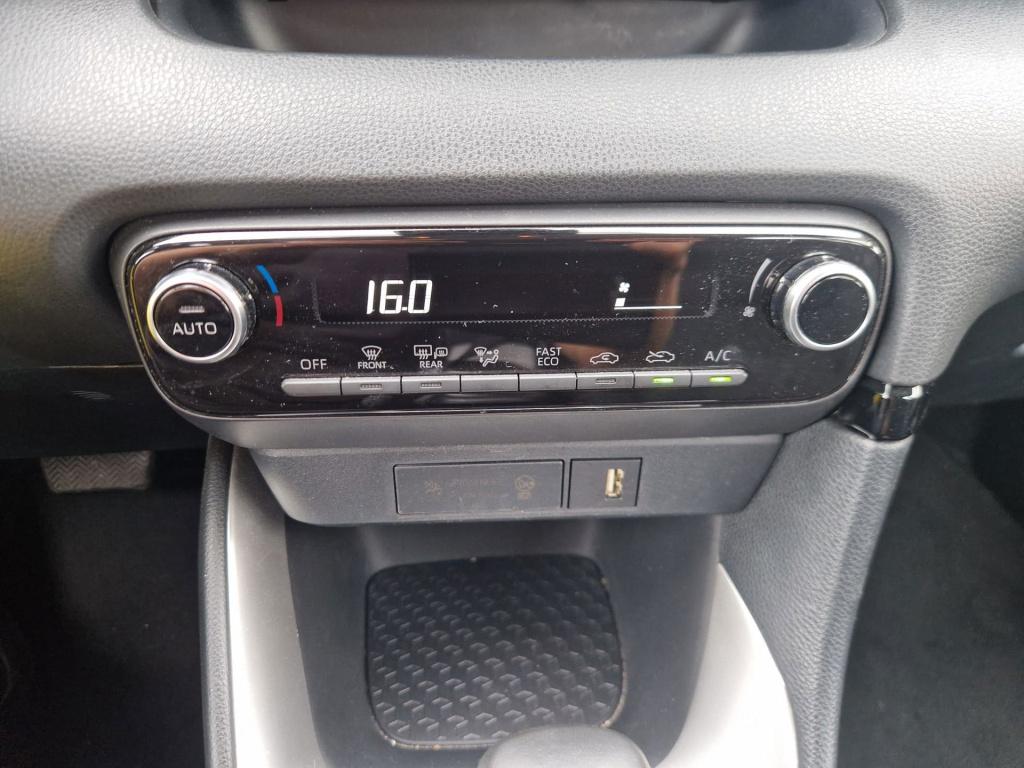 Toyota Yaris 1.5 hybrid active | 1e eigenaar | automaat | navigatie | camer