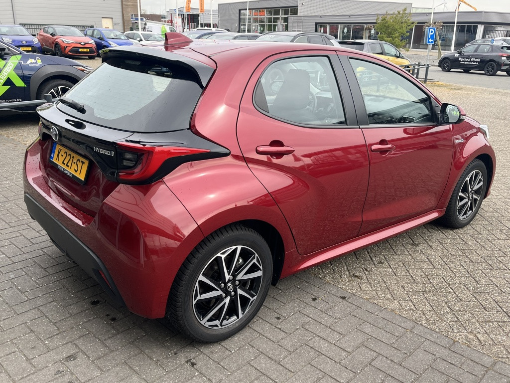 Toyota Yaris | net binnen | 1.5 hyb. dynamic | camera | apple carplay |