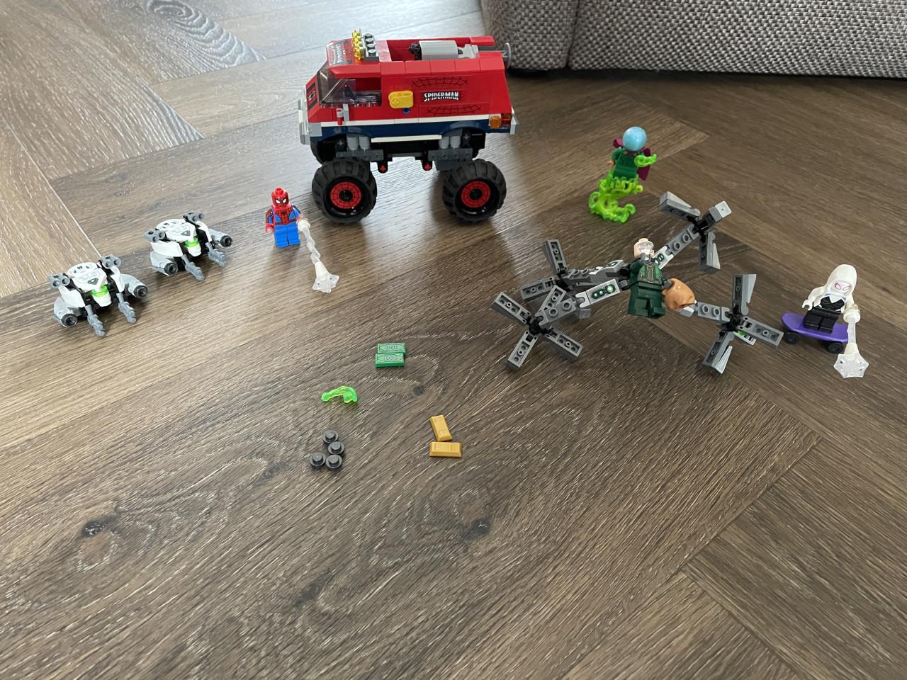 Lego Marvel: Spider-man's monstertruck vs. mysterio 76174