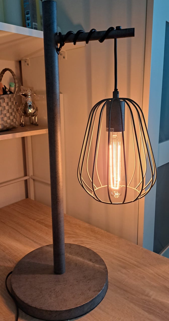 Moderne/industriële tafellamp uit de Zijlstra collectie
